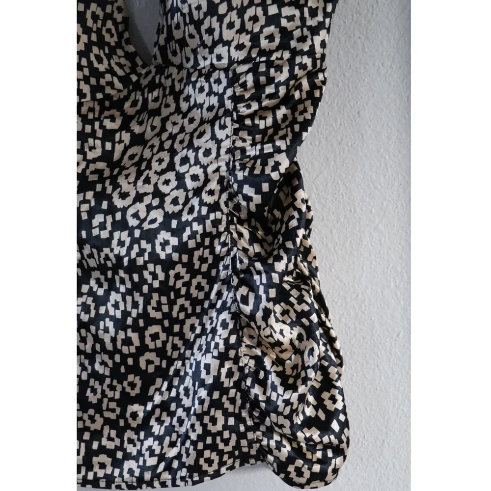 GUESS Ruched Halter Top - Picture 3 of 5